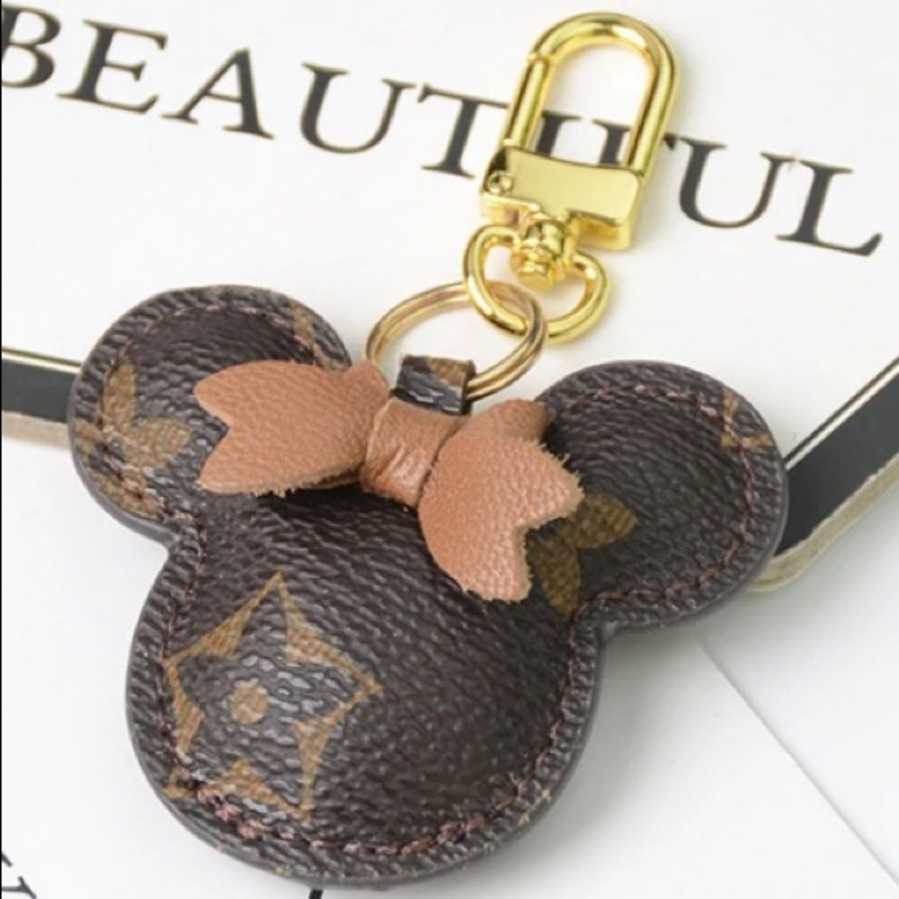 Minnie Mouse Magical Key Chain in Brown